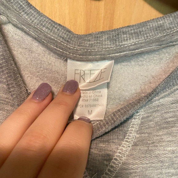 Juniors medium grey elephant sweater - Picture 3 of 3